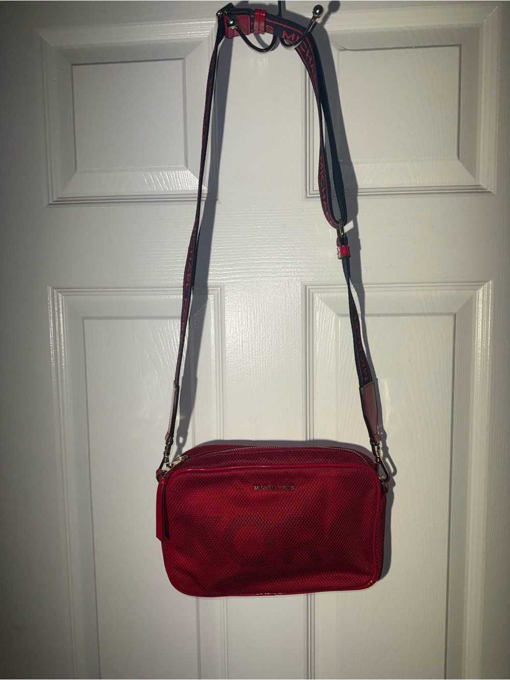 Michael Kors Red Mesh Camera Crossbody Bag Logo Strap Gold Tone - Picture 2 of 12